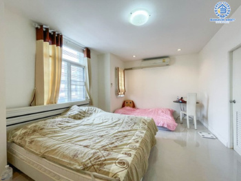 *****ทาวน์เฮ้าส์มือสองย่านนนทบุรี ม.พฤกษาทาวน์ ราชพฤกษ์ เนื้อที่มากถึง 21.4 ตร.ว. ฟังก์ชัน 3 ห้องนอน 2 ห้องน้ำ 2 ที่จอดรถ แถมฟรี! 3 เครื่องปรับอากาศ 1 เครื่องทำน้ำอุ่น 1 เครื่องดูดควัน บ้านสภาพดี น่าอยู่ บนทำเลศักยภาพ เชื่อมต่อทั้งถ.นครอินทร์, ถ.ราชพฤกษ์, ถ.กาญจนาภิเษก ใกล้วงเวียนพระราม 5, รถไฟฟ้าสายสีม่วง "สถานีบางรักใหญ่" และทางด่วน "ศรีรัช"